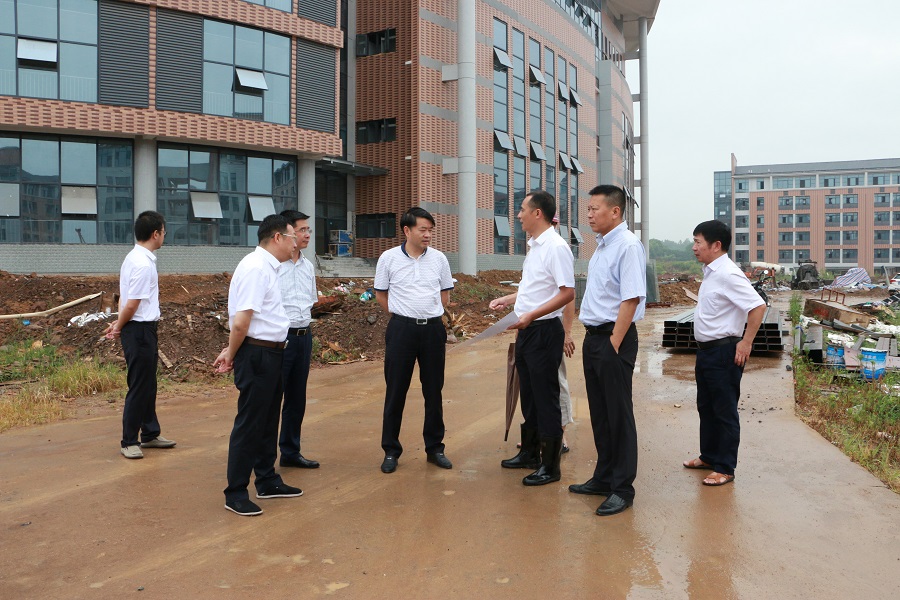 李高興副市長(cháng)調研城建項目